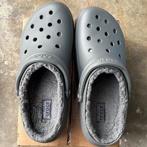 Crocs Grey Fleece lined men 10/ women 12